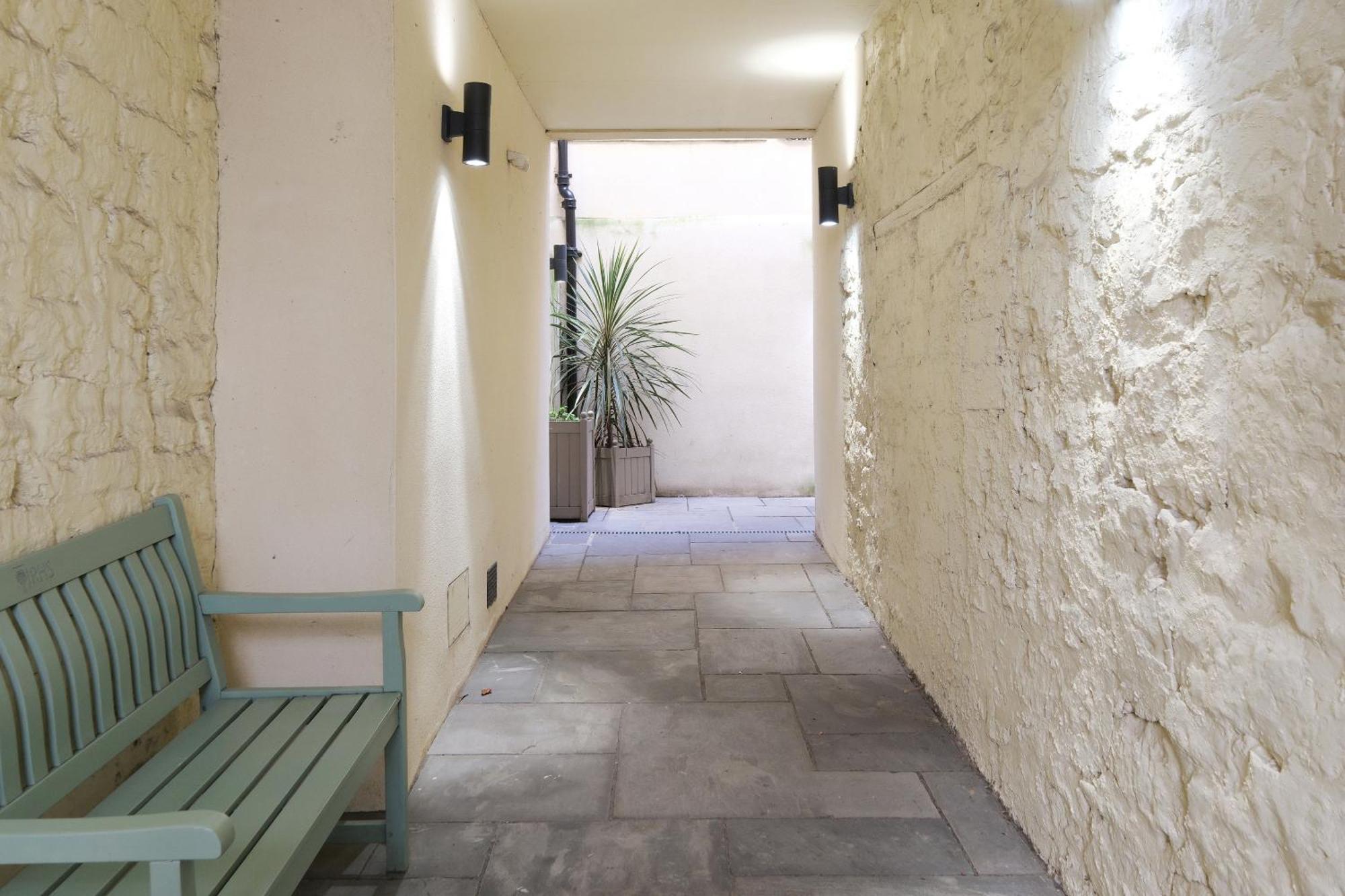 Dream - John Street Apartment *